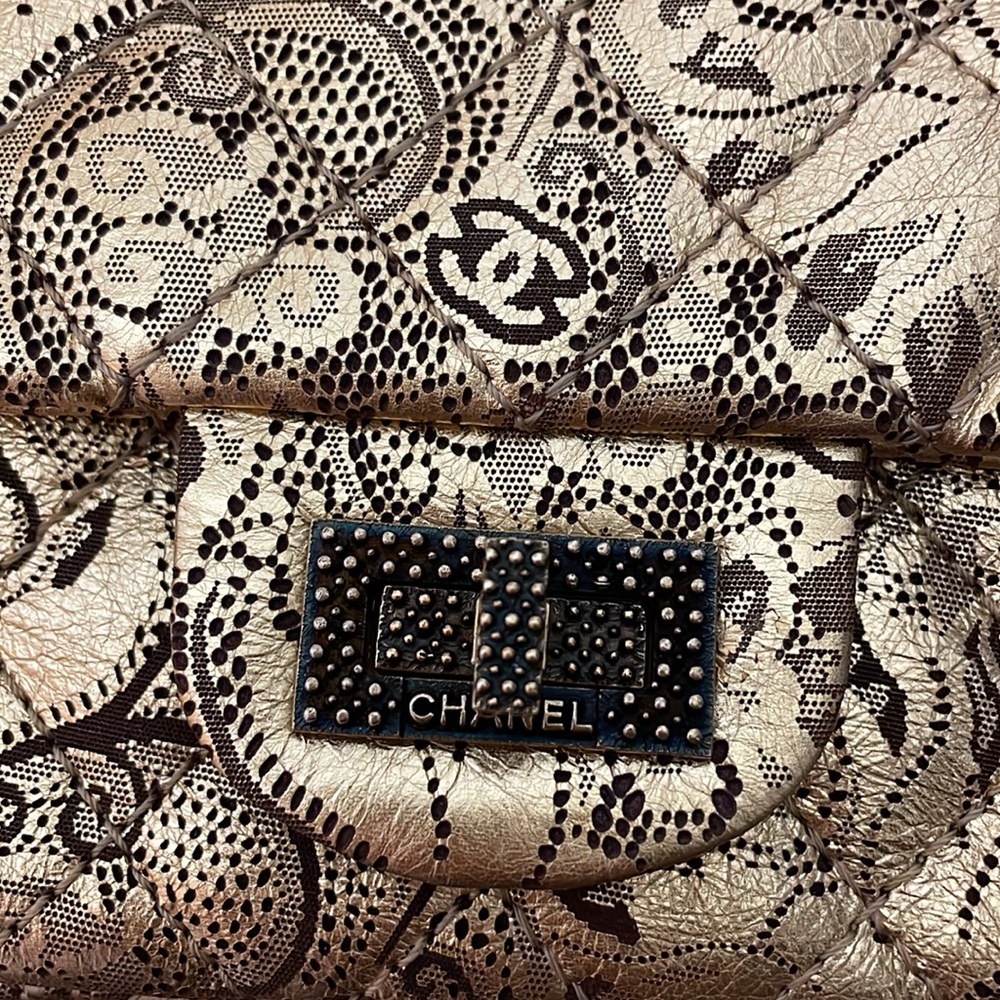Chanel 🔥limited edition 🔥gold classic medium reissue - Picture 9 of 14